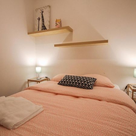 One Bedroom Equipped In Old Rijsel Buitenkant foto